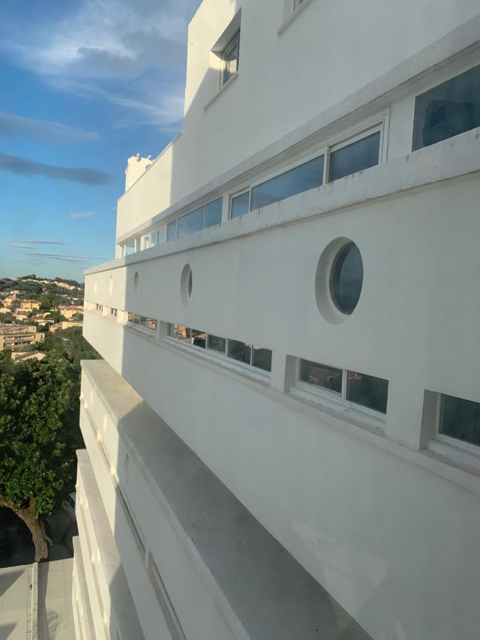 סן טרופז Elegant Studio Et Parking Dans Batiment Historique מראה חיצוני תמונה