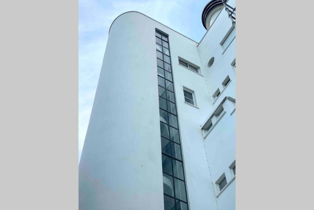 סן טרופז Elegant Studio Et Parking Dans Batiment Historique מראה חיצוני תמונה