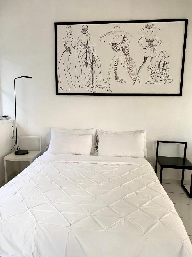 סן טרופז Elegant Studio Et Parking Dans Batiment Historique מראה חיצוני תמונה