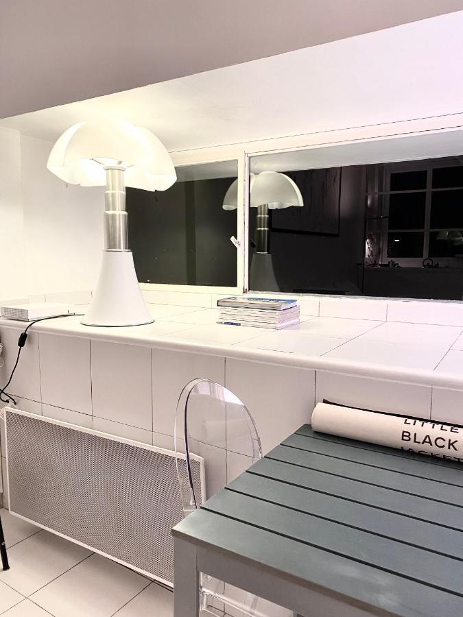 סן טרופז Elegant Studio Et Parking Dans Batiment Historique מראה חיצוני תמונה